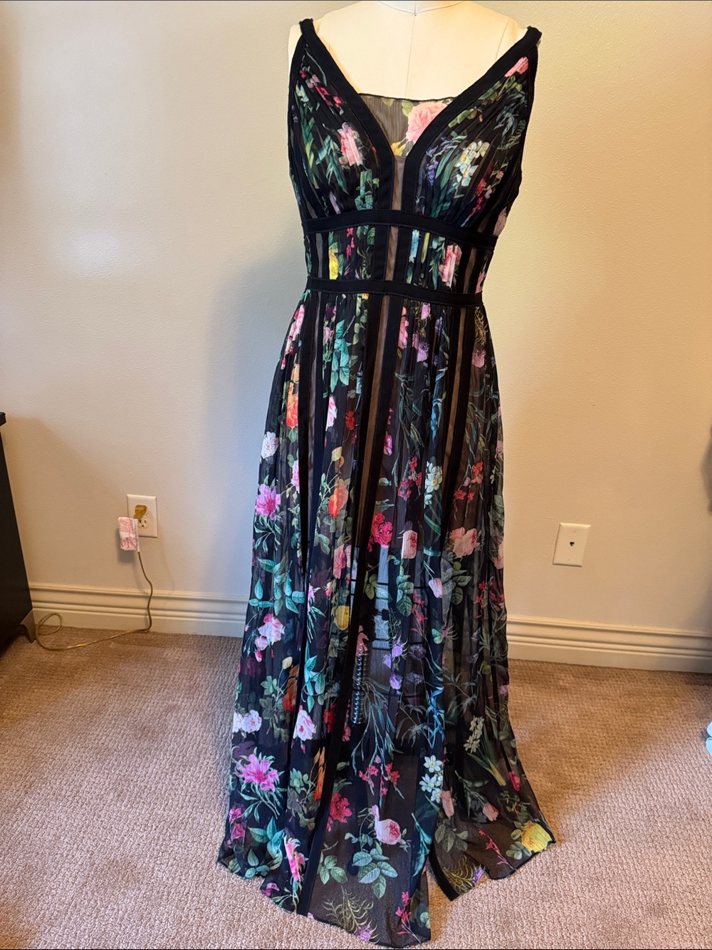 Tadashi Shoji ‘ Clea’ Black Floral Gown originally $837 - Picture 6 of 11